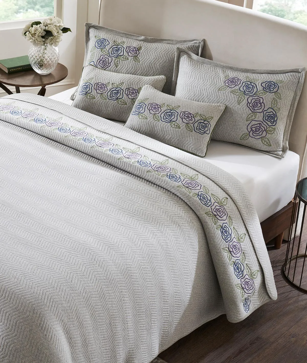 Arya Vanilla Grey Melange 100% Cotton Knitted With Polyester Filled King Size Bed Cover With 2 Pillow Covers & 2 Cushion Covers (Set of 5 Pcs)