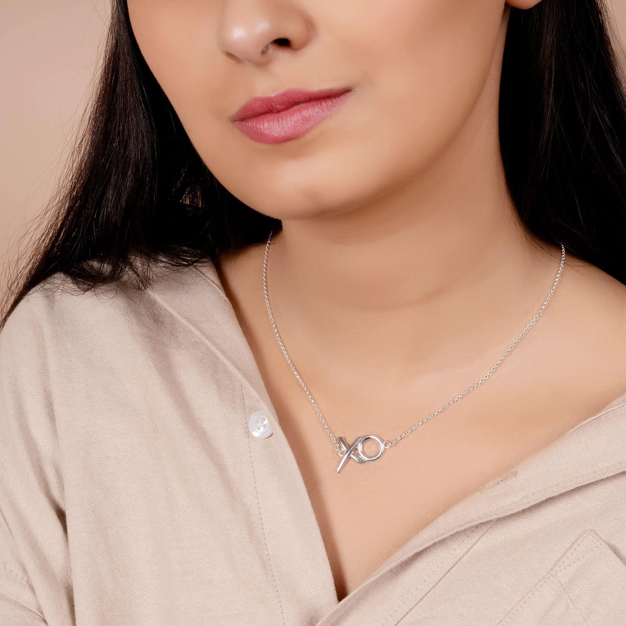 Hugs Kisses XO Station Pendant Charm Necklace High .925 Sterling Silver