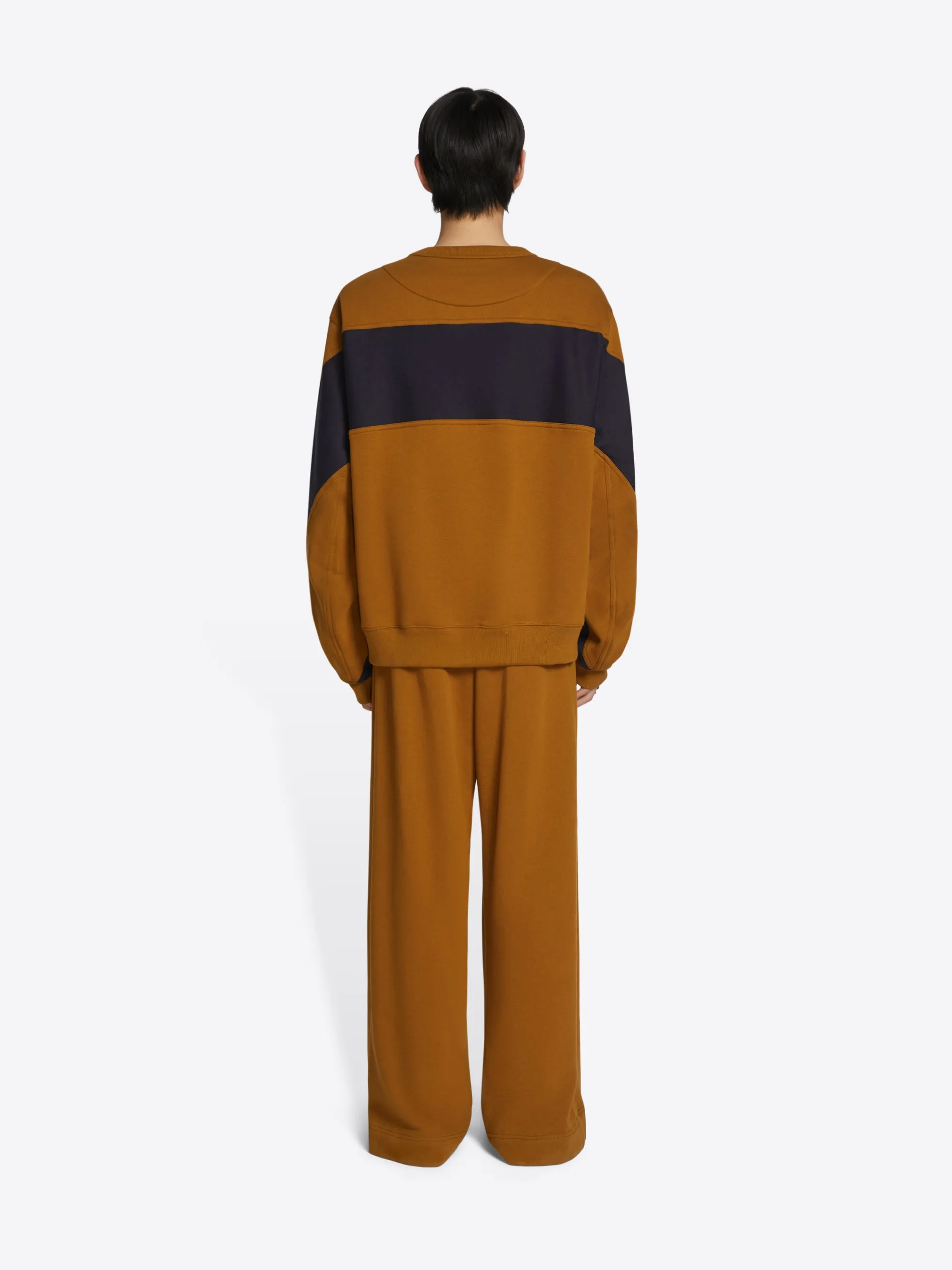 Loose fit sweatshirt