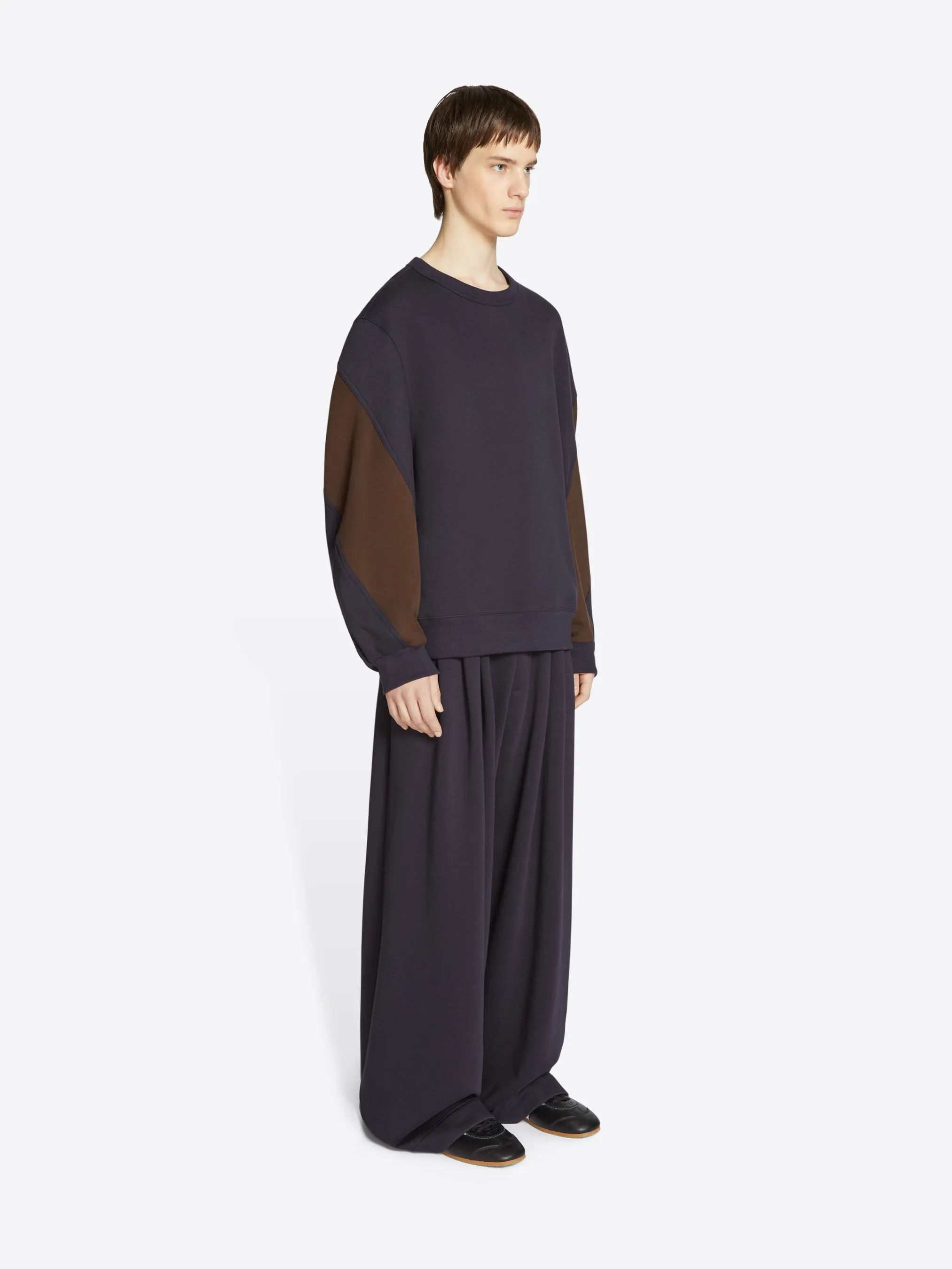 Loose fit sweatshirt